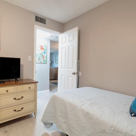 2 Bed 2 Bath Centrally Located On Siesta Key サラソータ エクステリア 写真