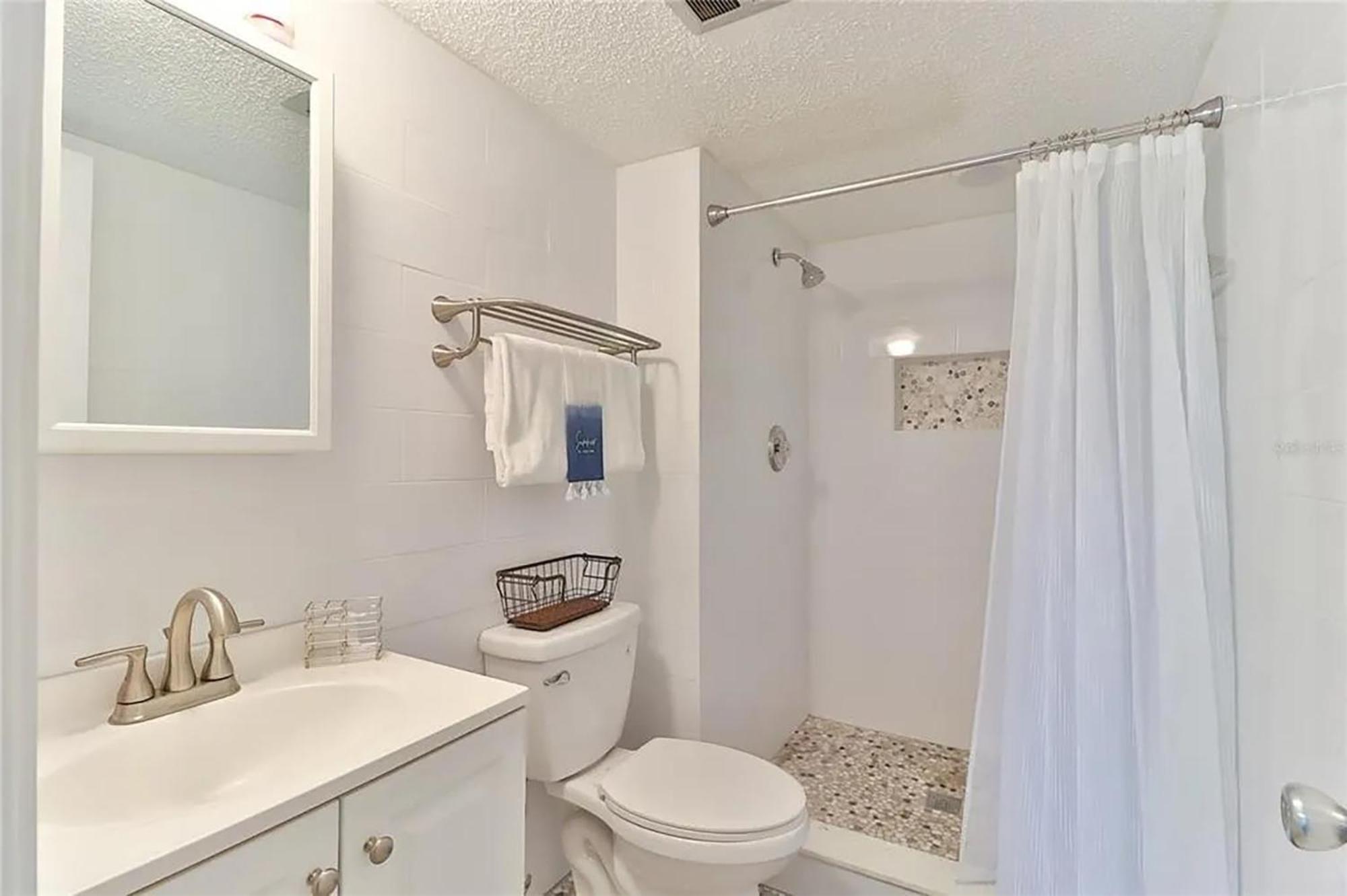 2 Bed 2 Bath Centrally Located On Siesta Key サラソータ エクステリア 写真