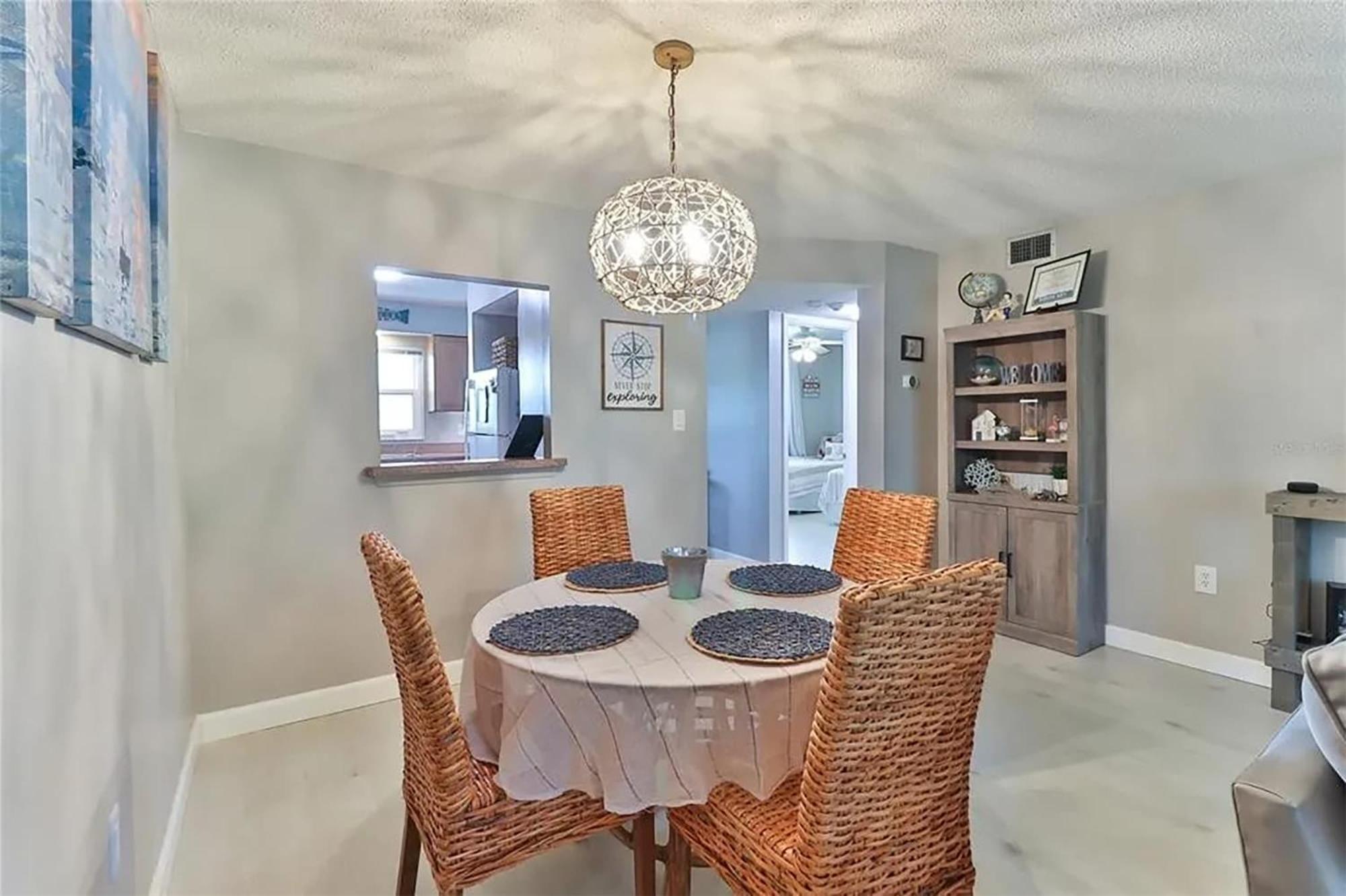 2 Bed 2 Bath Centrally Located On Siesta Key サラソータ エクステリア 写真
