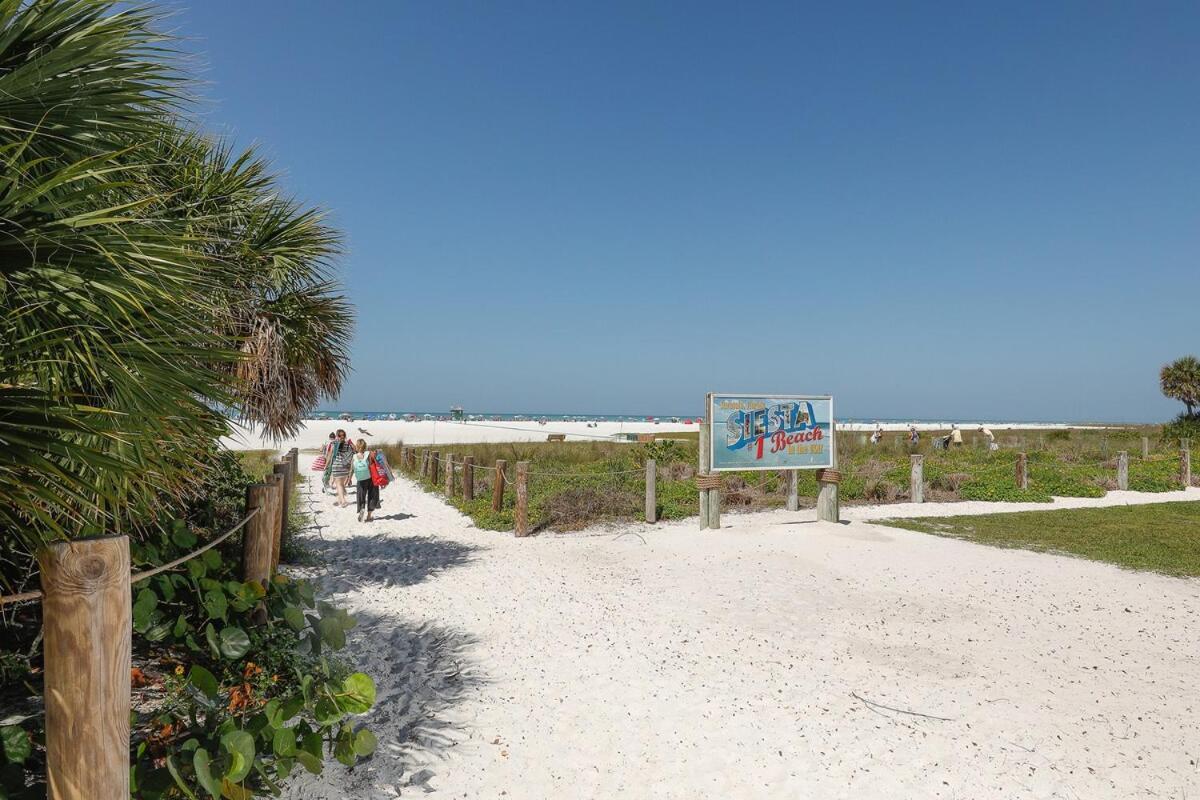 2 Bed 2 Bath Centrally Located On Siesta Key サラソータ エクステリア 写真