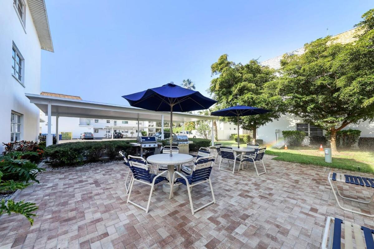 2 Bed 2 Bath Centrally Located On Siesta Key サラソータ エクステリア 写真