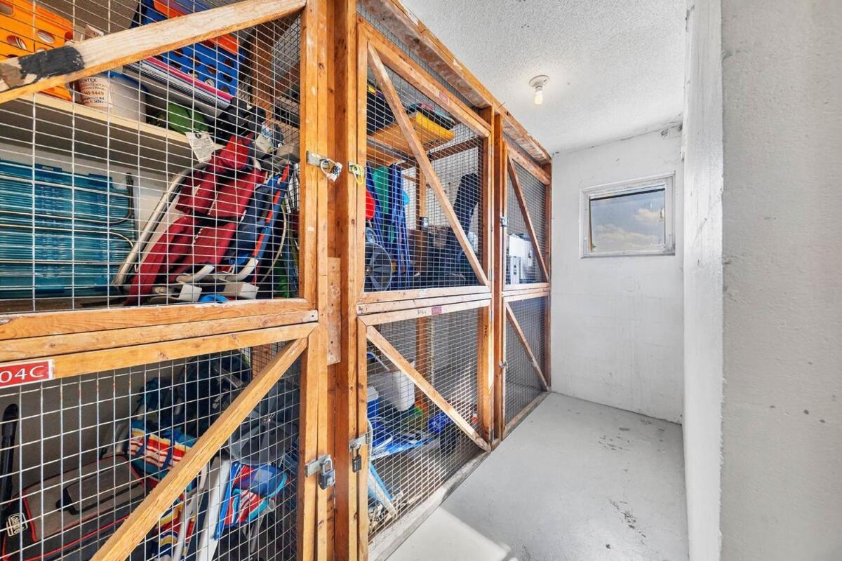 2 Bed 2 Bath Centrally Located On Siesta Key サラソータ エクステリア 写真