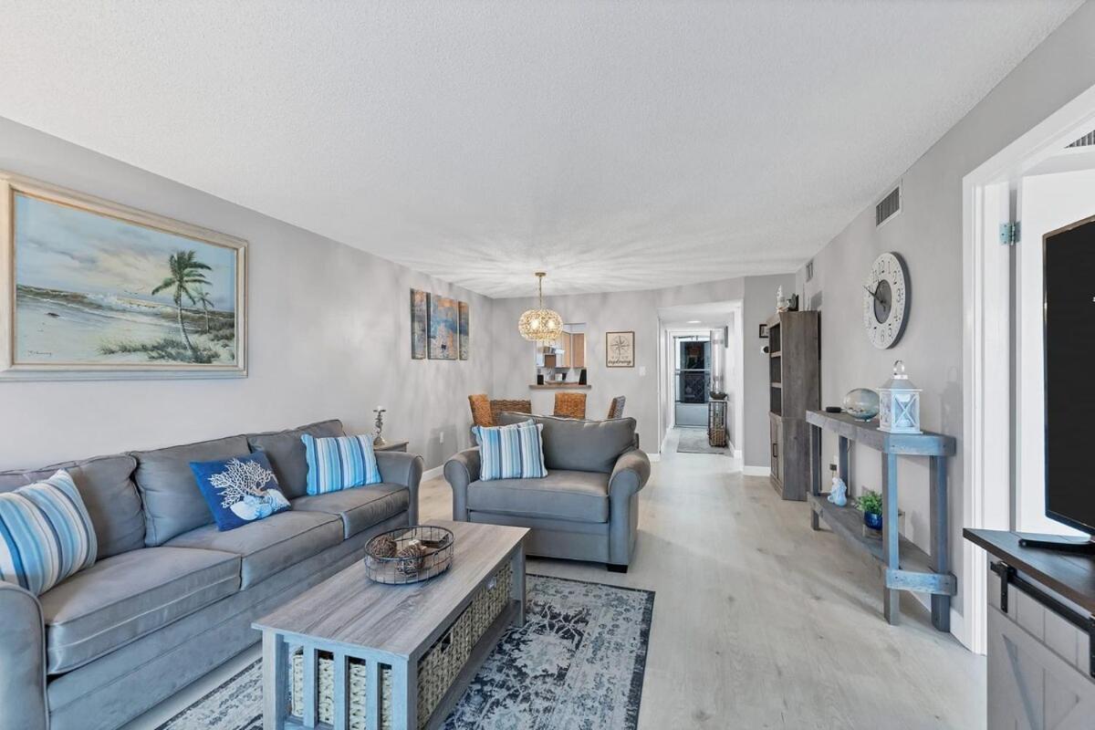2 Bed 2 Bath Centrally Located On Siesta Key サラソータ エクステリア 写真