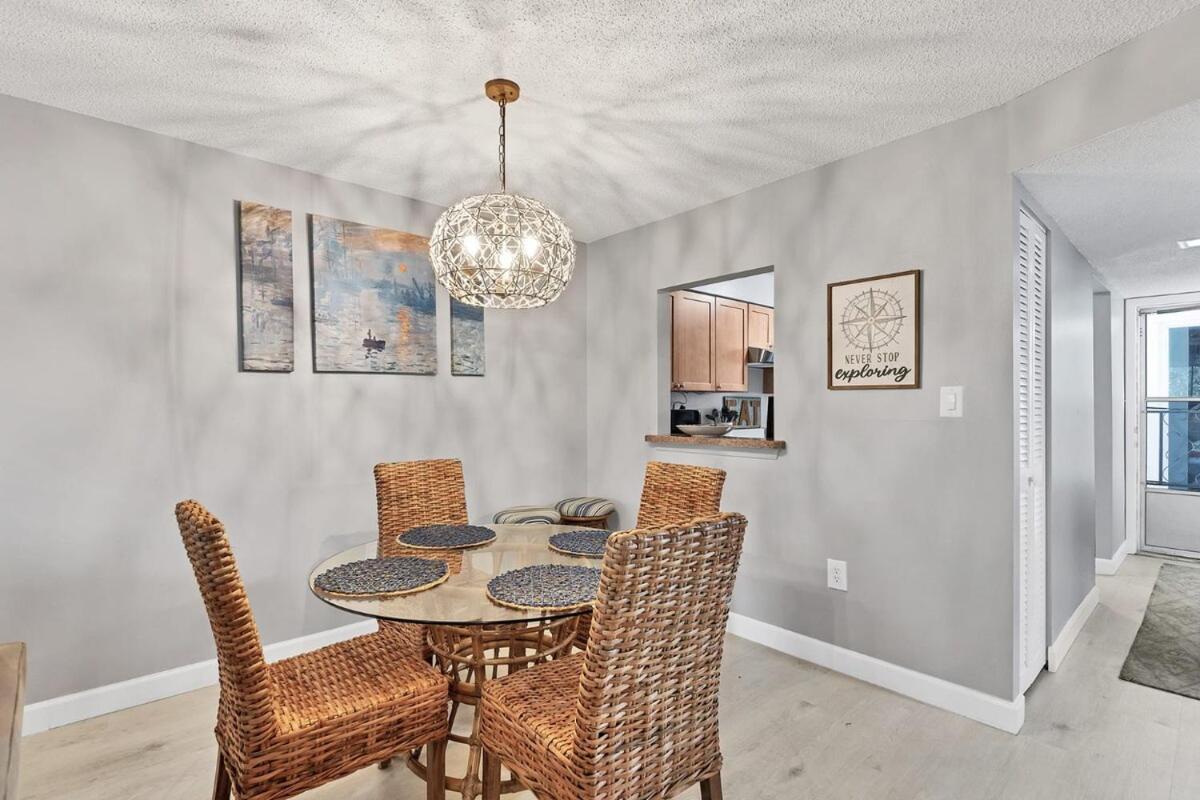 2 Bed 2 Bath Centrally Located On Siesta Key サラソータ エクステリア 写真