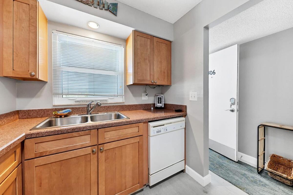 2 Bed 2 Bath Centrally Located On Siesta Key サラソータ エクステリア 写真